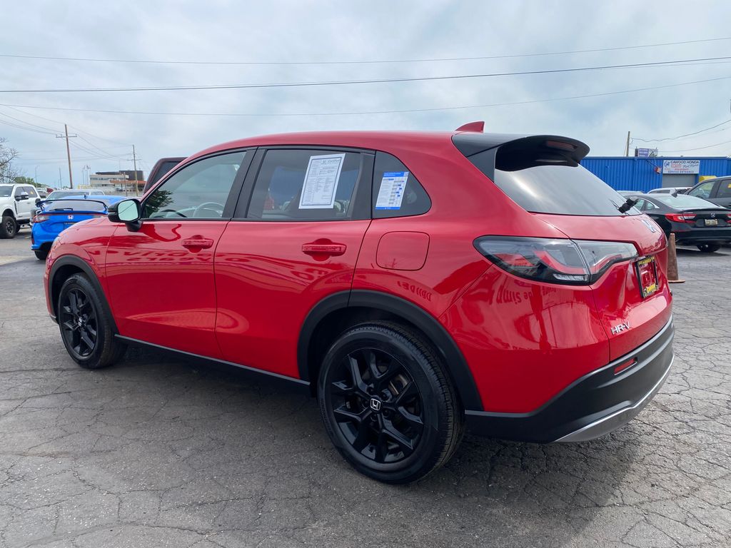 View vehicle photo 6