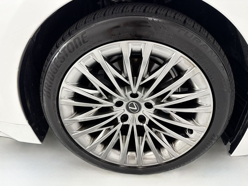 Thumbnail: 2024 Lexus LS - 30