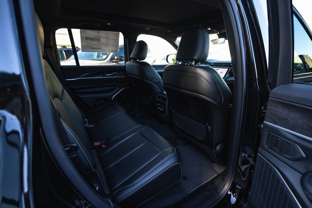 2025 Jeep Grand Cherokee Limited thumbnail 28