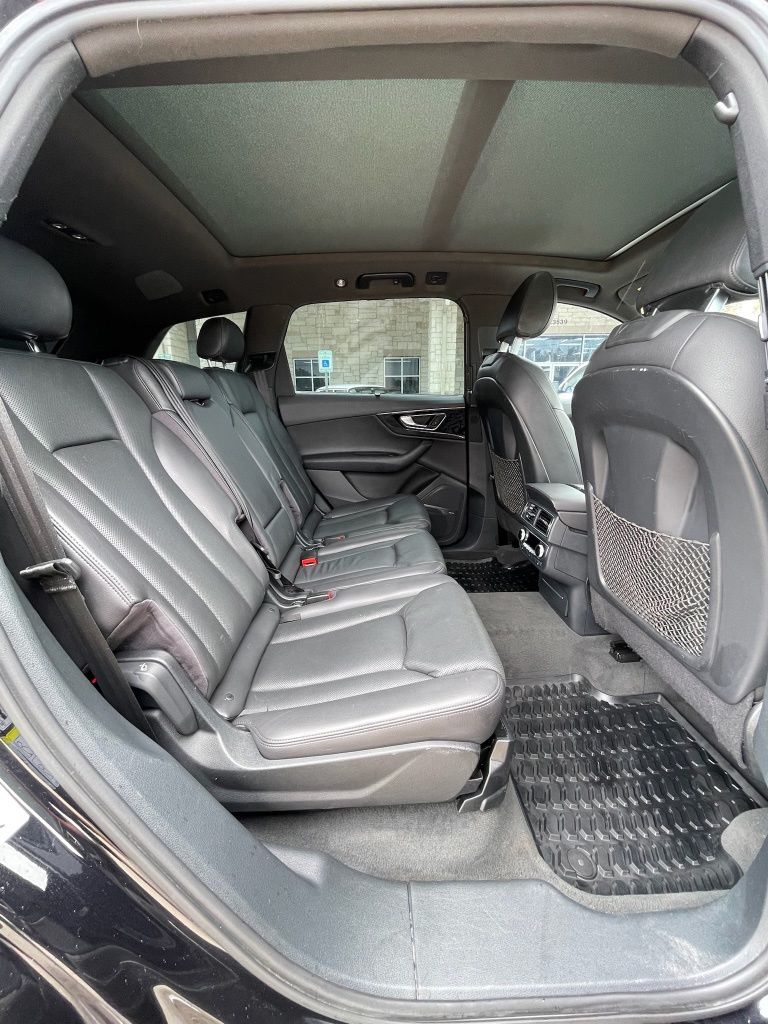 2017 Audi Q7 2.0T Premium Plus Black at Autostrade