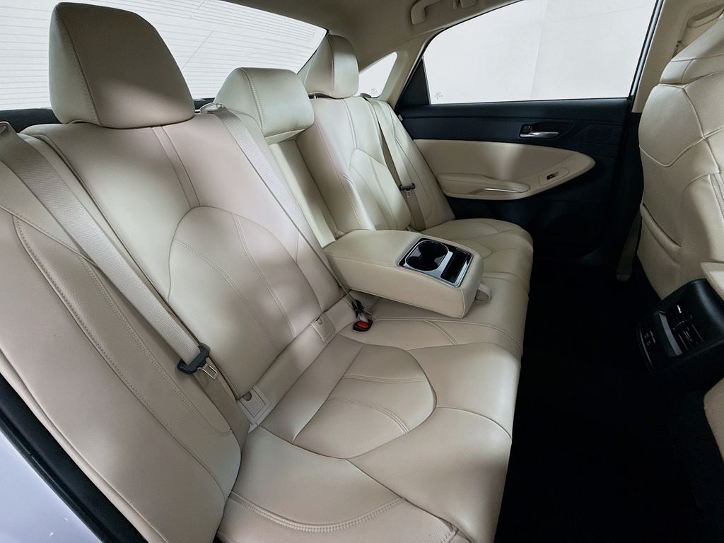 Thumbnail: 2021 Toyota Avalon - 28