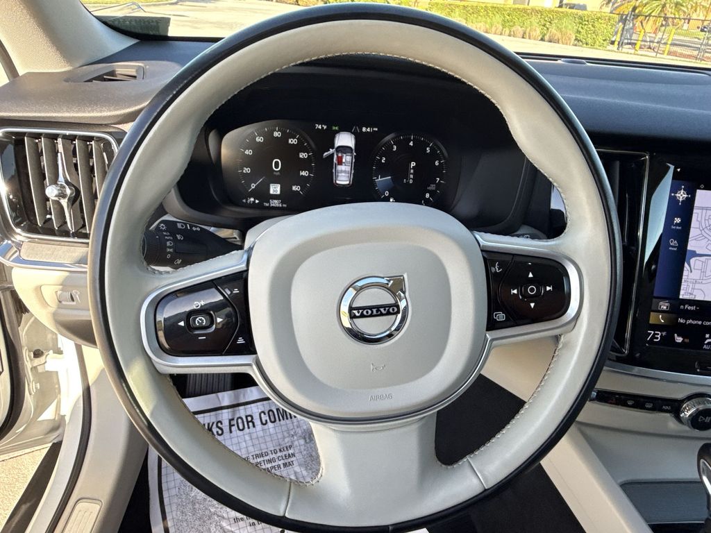 Thumbnail: 2022 Volvo S60 - 21