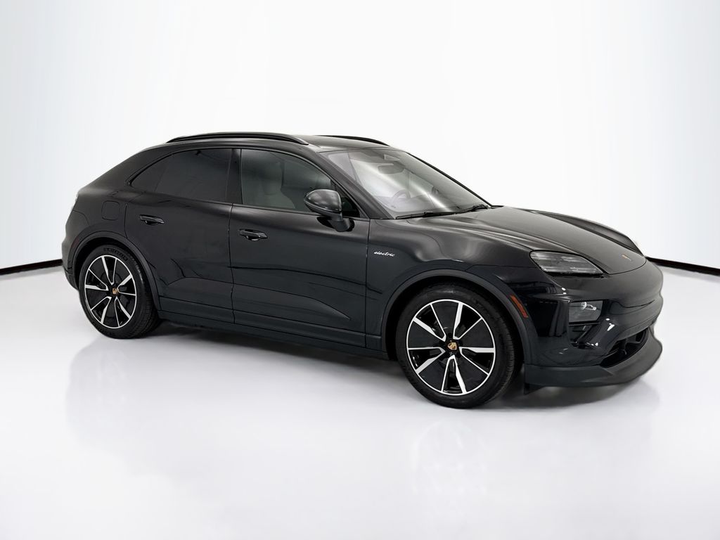Thumbnail: 2024 Porsche Macan - 9