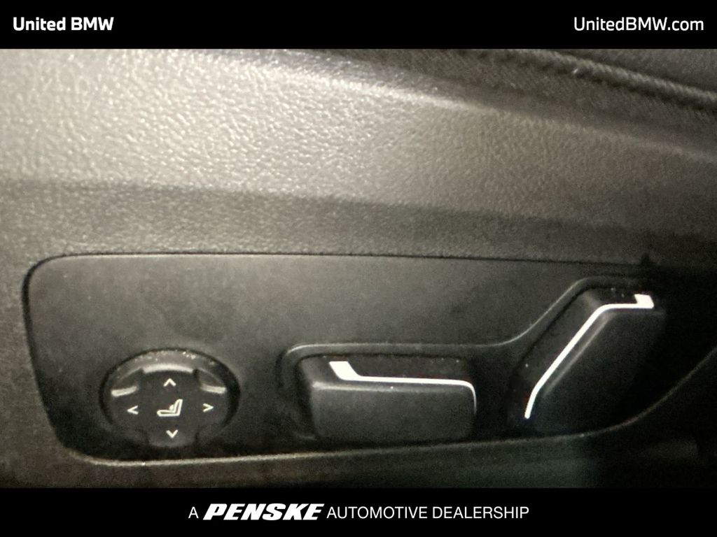 Thumbnail: 2024 BMW 3 Series - 11