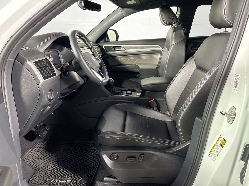 2023 Volkswagen Atlas Cross Sport 2.0T SE w/Technology