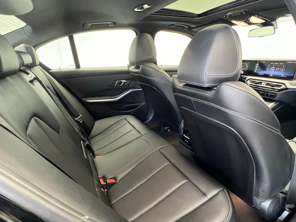 2024 BMW 3 Series 330i 9