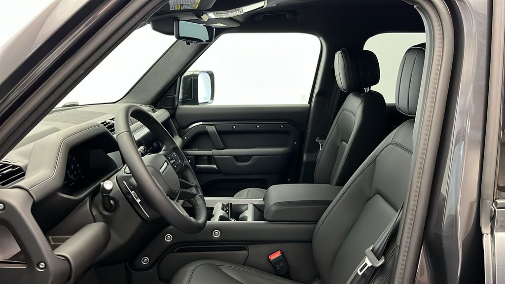 2025 Land Rover Defender 110 12