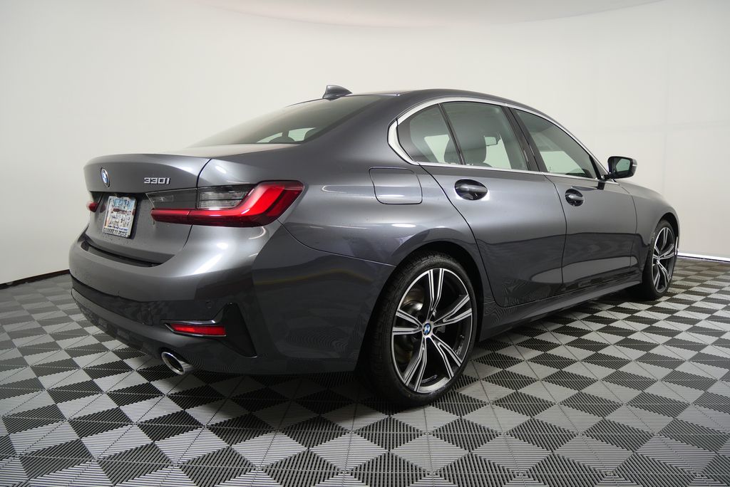 2022 BMW 3 Series 330i 3