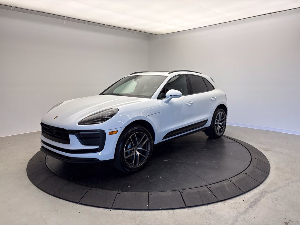 Thumbnail: 2026 Porsche Macan - 1