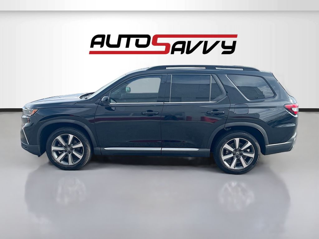 View vehicle photo 4