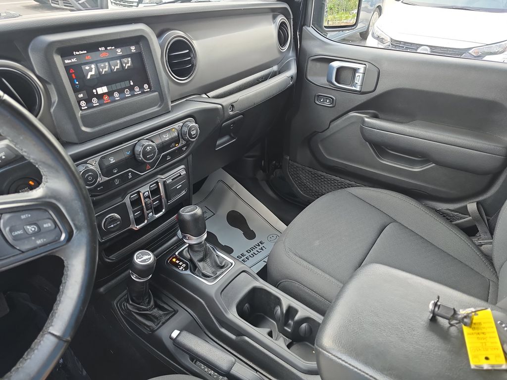 2022 Black Clearcoat Jeep Gladiator Willys 4X4 Truck