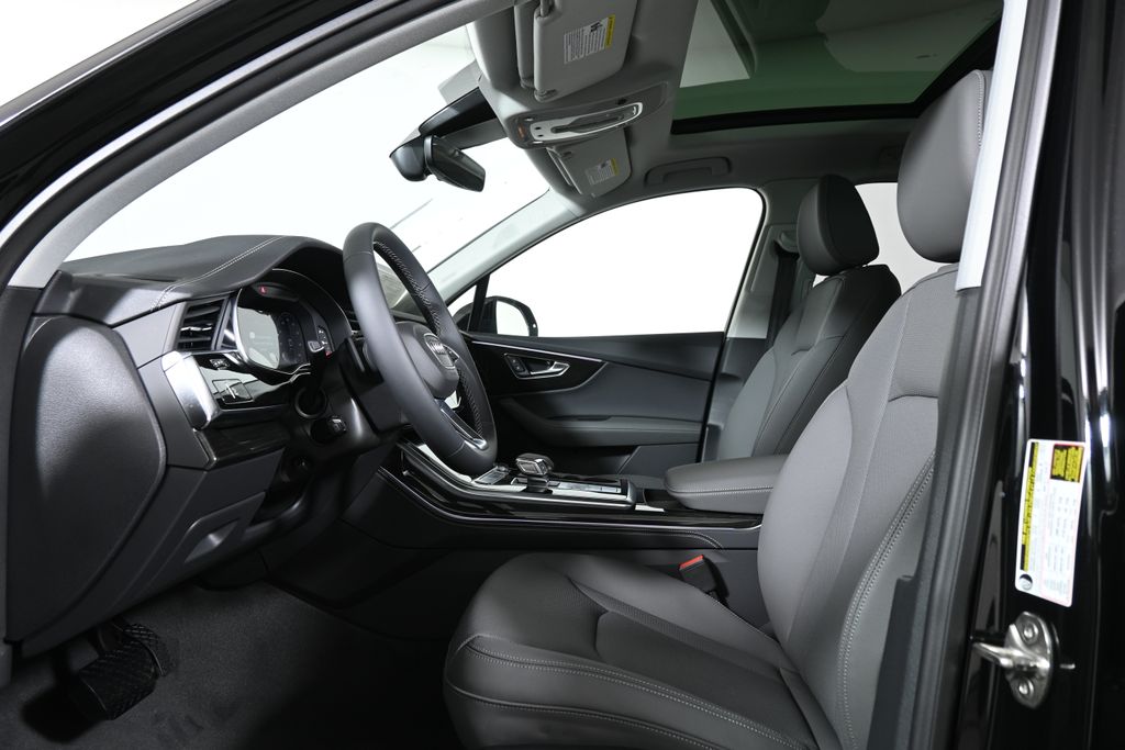 Thumbnail: 2026 Audi Q7 - 3