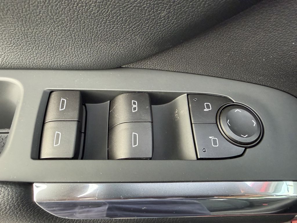 new 2026 Chevrolet Traverse car, priced at $42,995