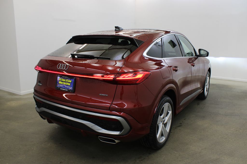 new 2025 Audi Q5 car, priced at $62,078