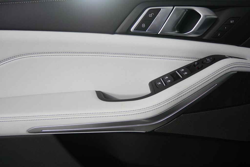 Thumbnail: 2026 BMW X5 - 9