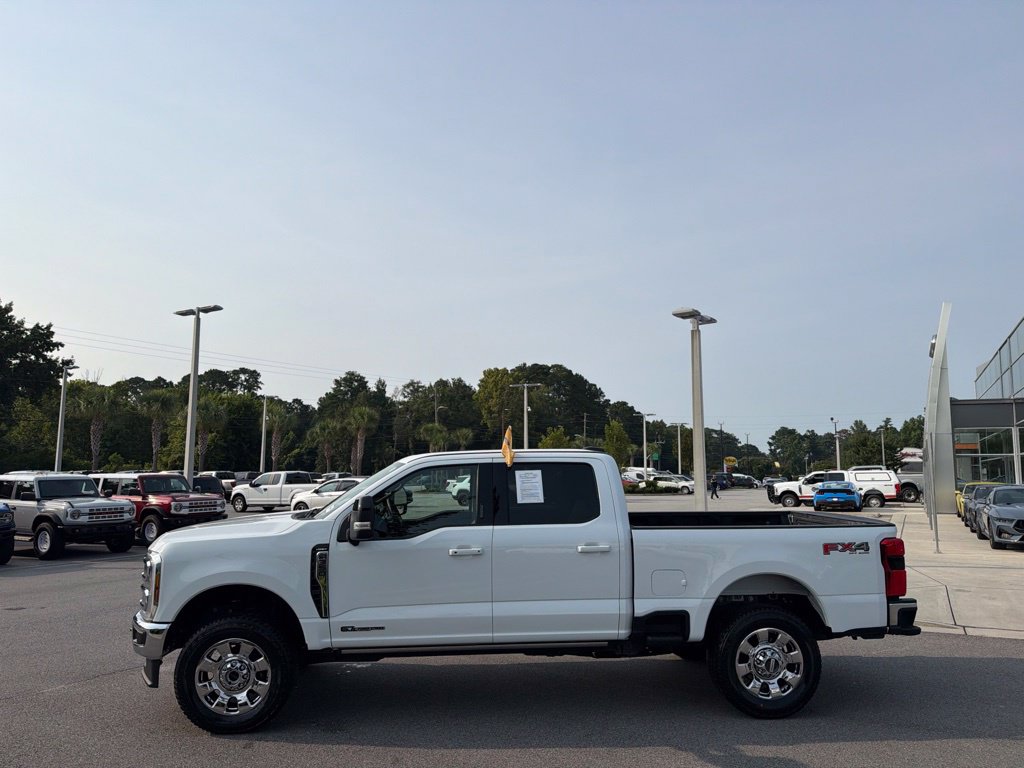 2026 Ford F-350 Super Duty LARIAT