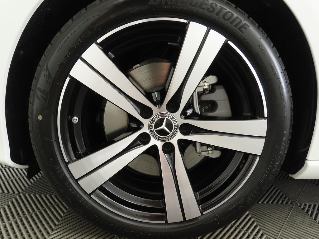 Thumbnail: 2025 Mercedes-Benz C-Class - 30