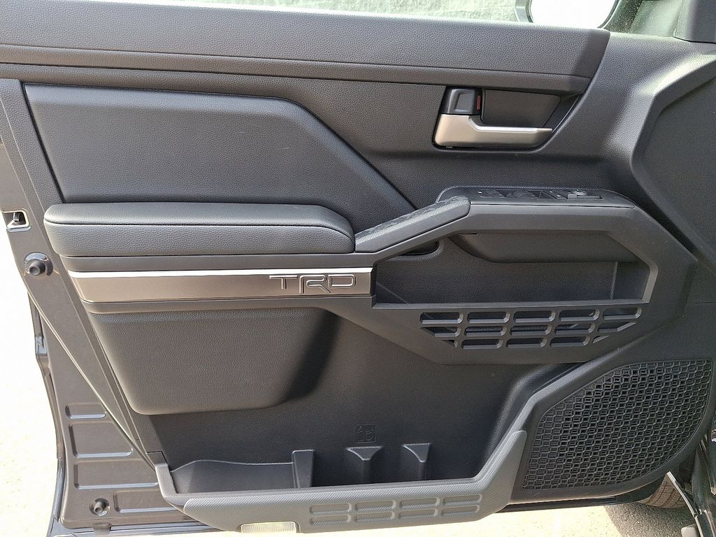 2025 Toyota Tacoma TRD Sport 8