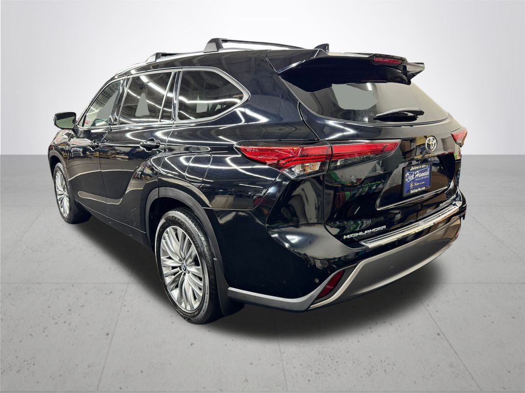 2023 Toyota Highlander Platinum