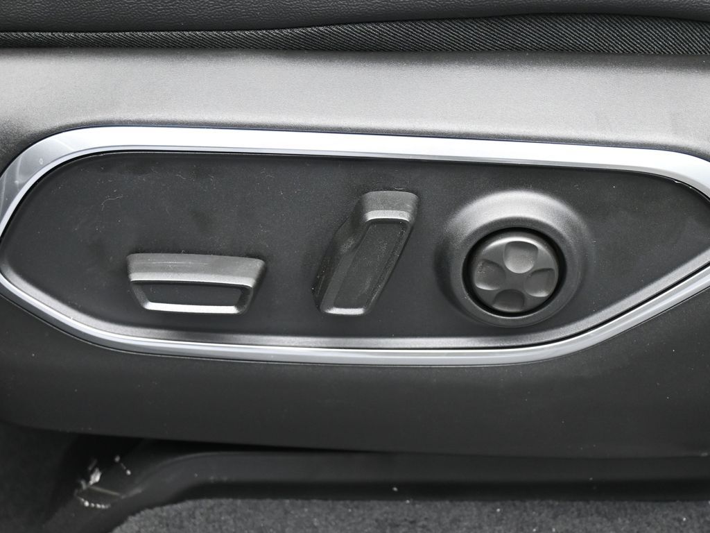 New 2026 Bright White Clearcoat Jeep  image 12