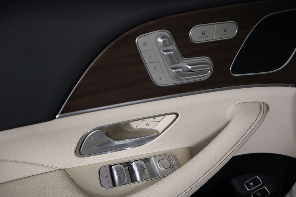 2025 Mercedes-Benz GLE 450 25