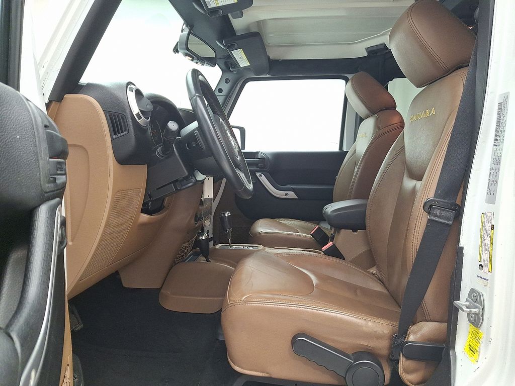 Thumbnail: 2015 Jeep Wrangler - 13