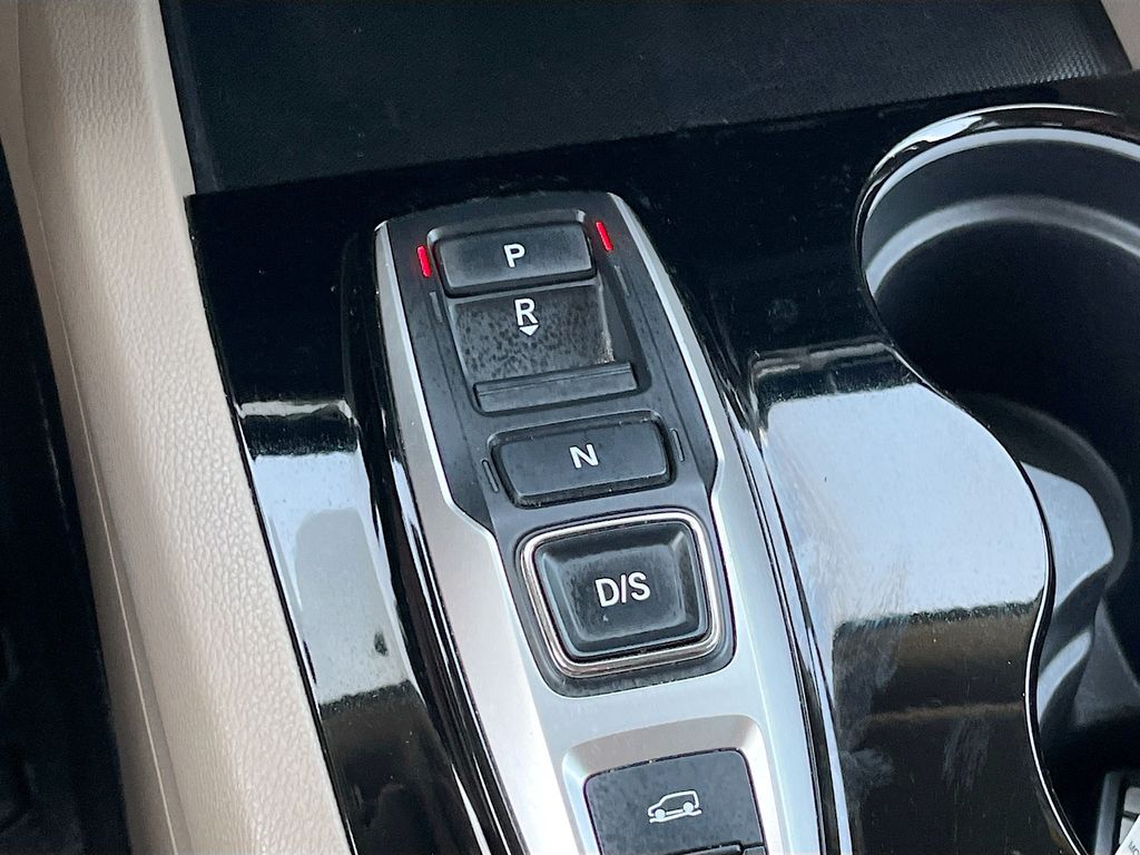 Used 2019 White Honda Touring image 17
