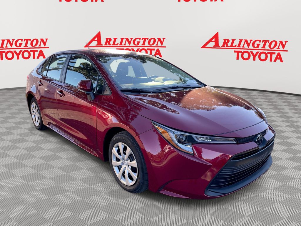 2025 Toyota Corolla LE's photo