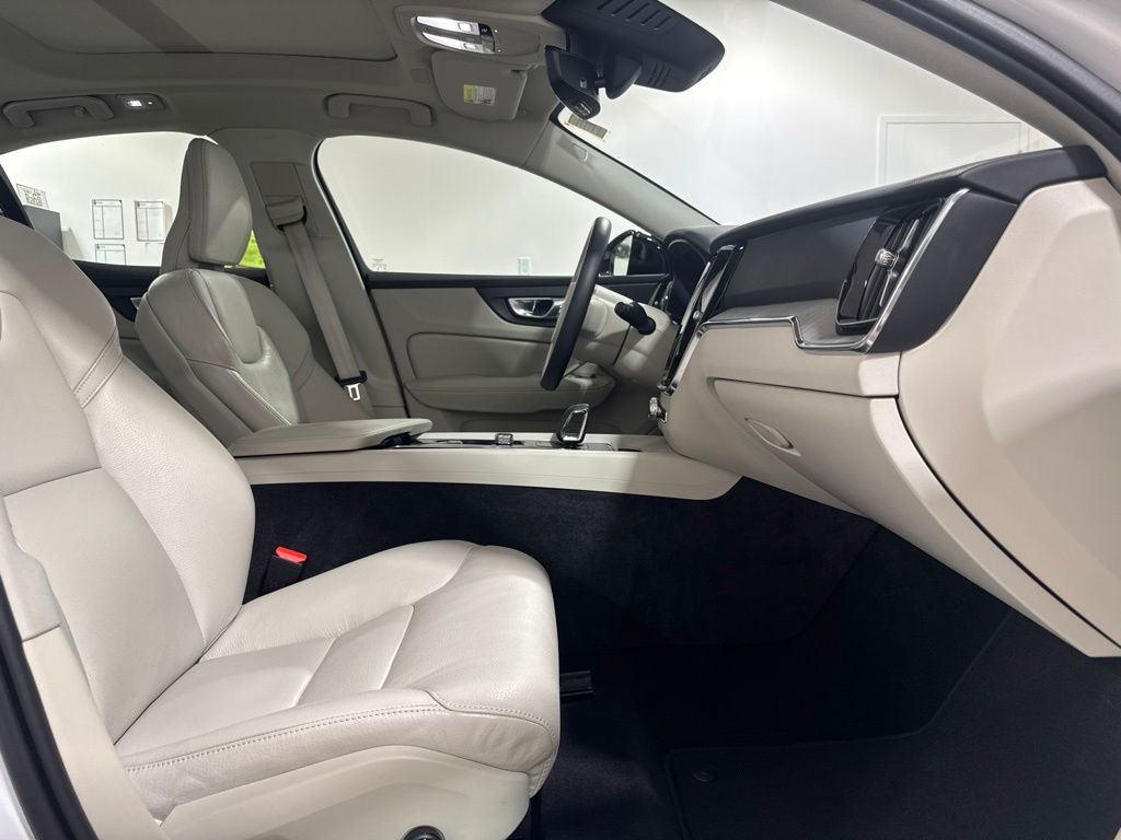 Certified Used 2024 White Volvo B5 Plus Dark Theme image 29