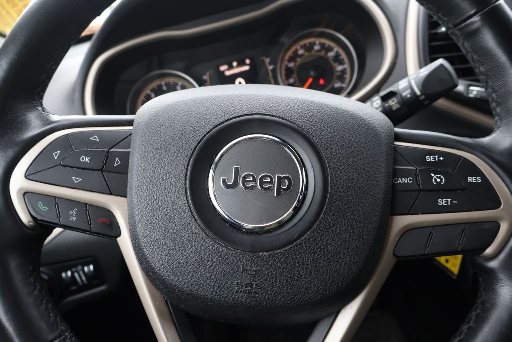 Thumbnail: 2015 Jeep Cherokee - 20