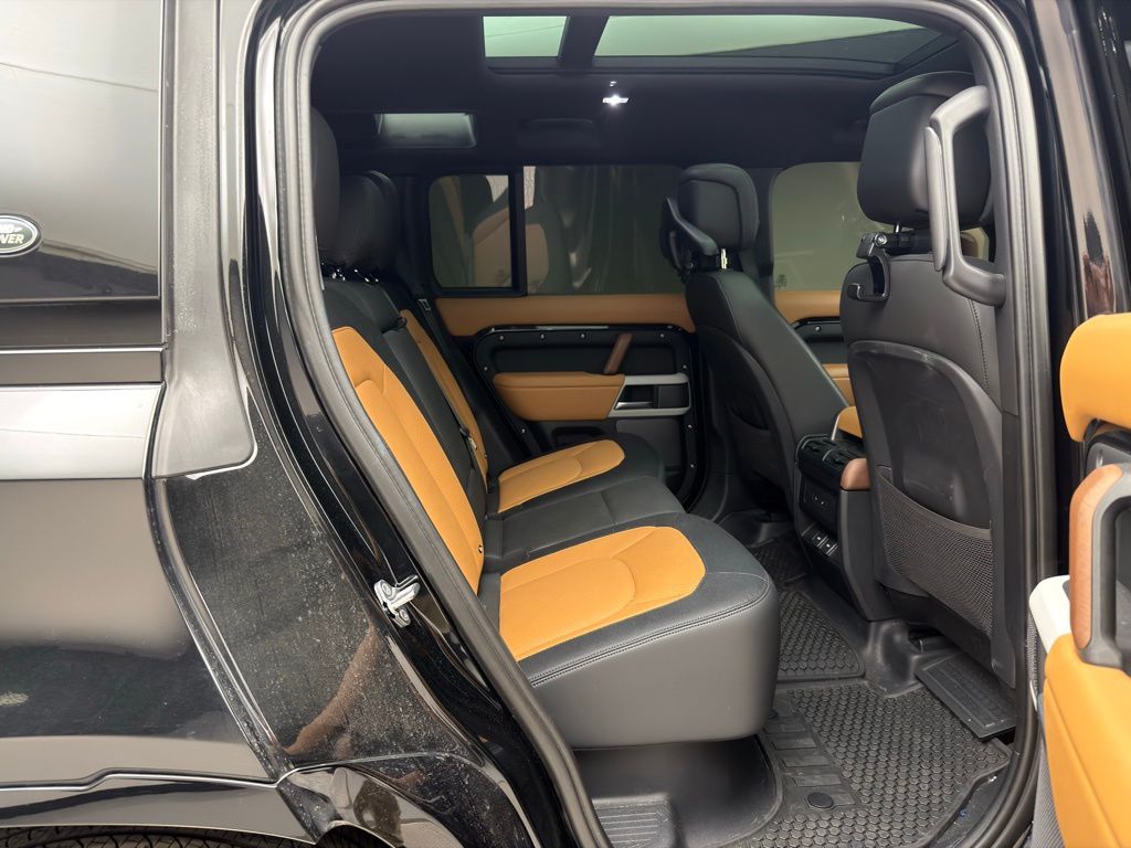 Thumbnail: 2024 Land Rover Defender - 6