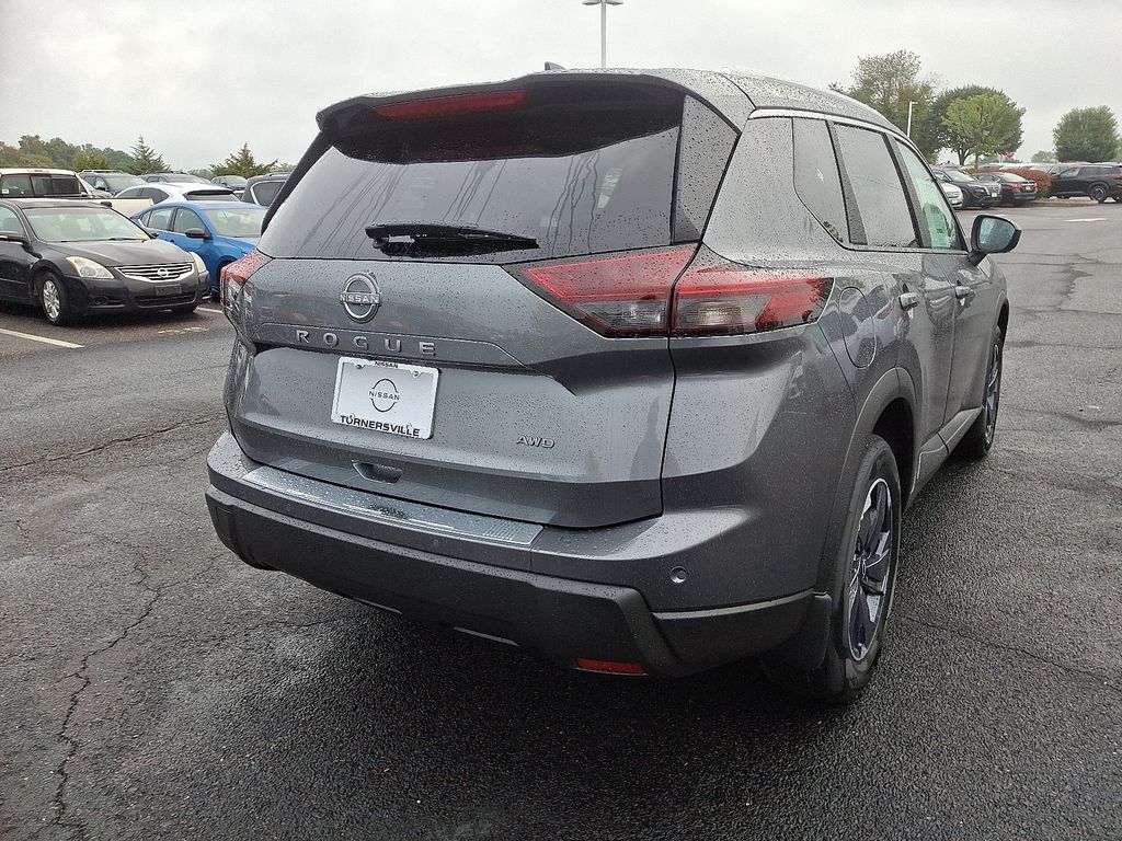 Thumbnail: 2026 Nissan Rogue - 4