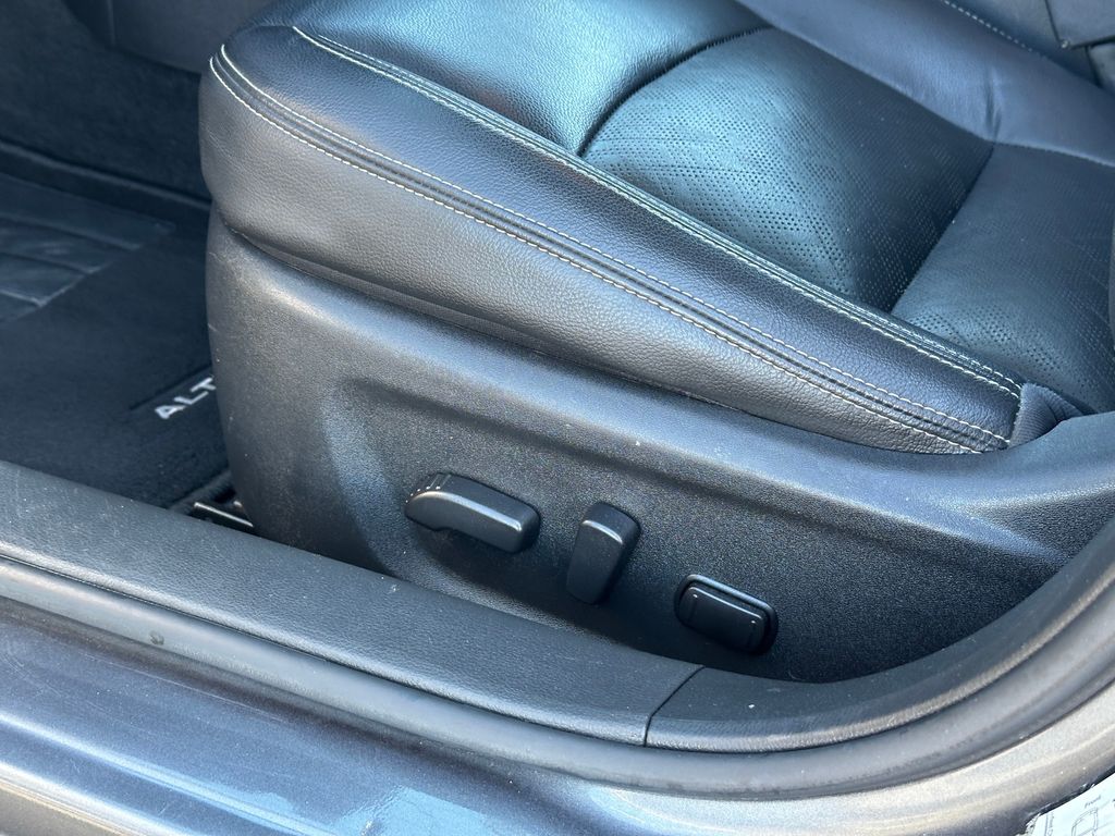 Used Car 2023 Nissan Altima  2.5 Sl For Sale Under $25,000 In Austin, Texas