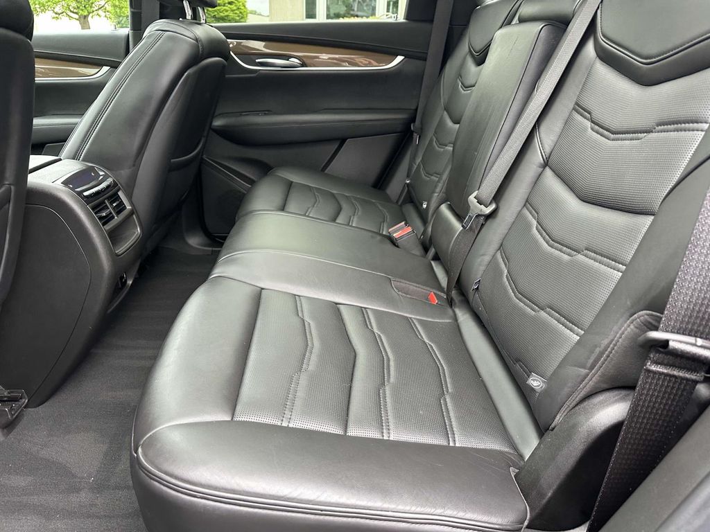 2018 Cadillac XT5 Platinum 26