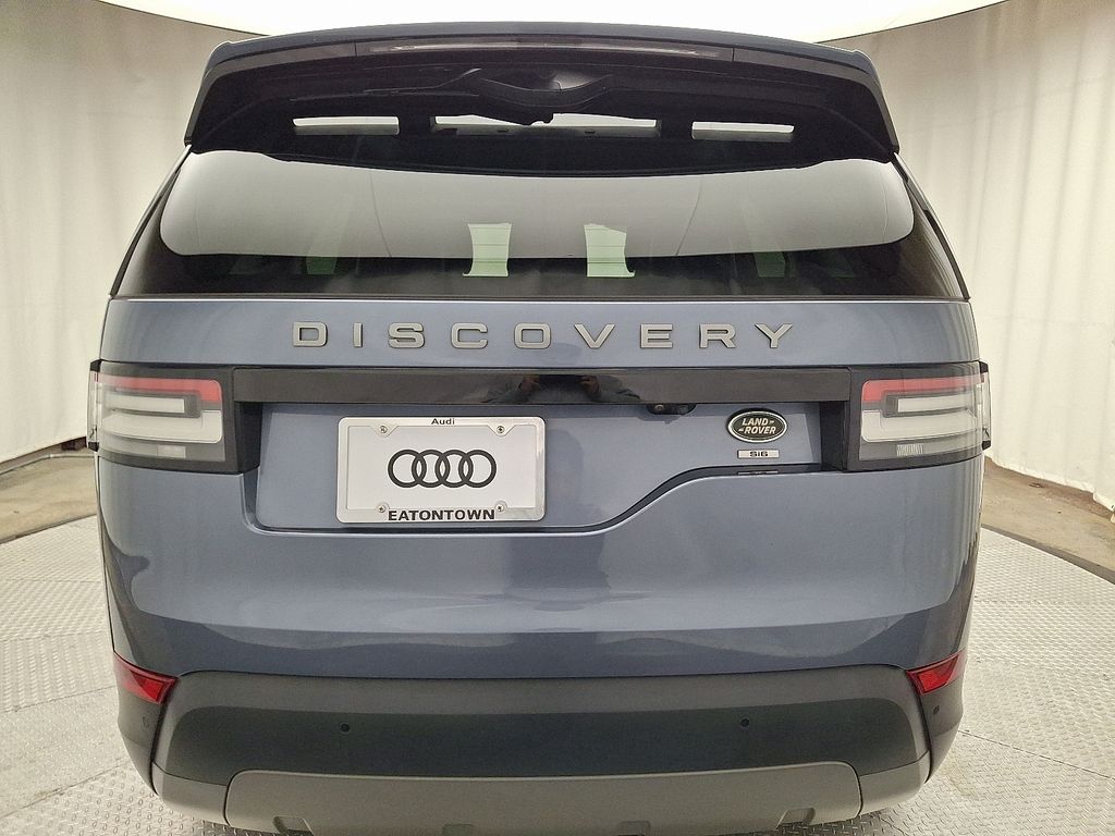 Thumbnail: 2019 Land Rover Discovery - 5