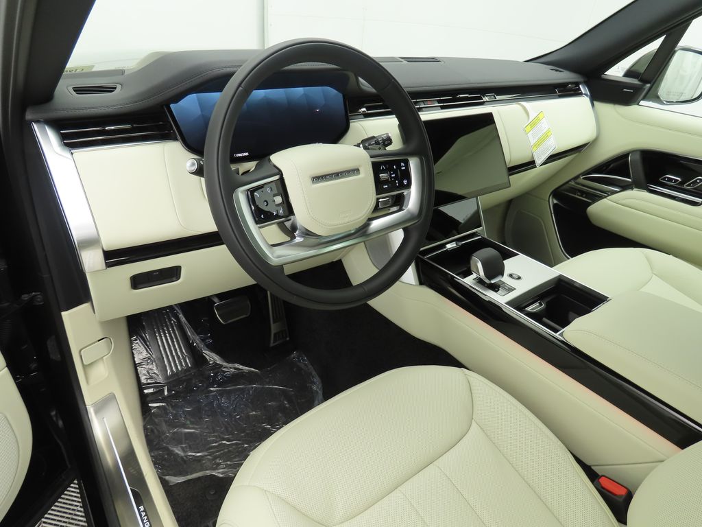 2025 Land Rover Range Rover SE 10
