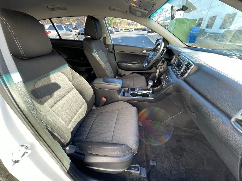 Thumbnail: 2017 Kia Sportage - 30