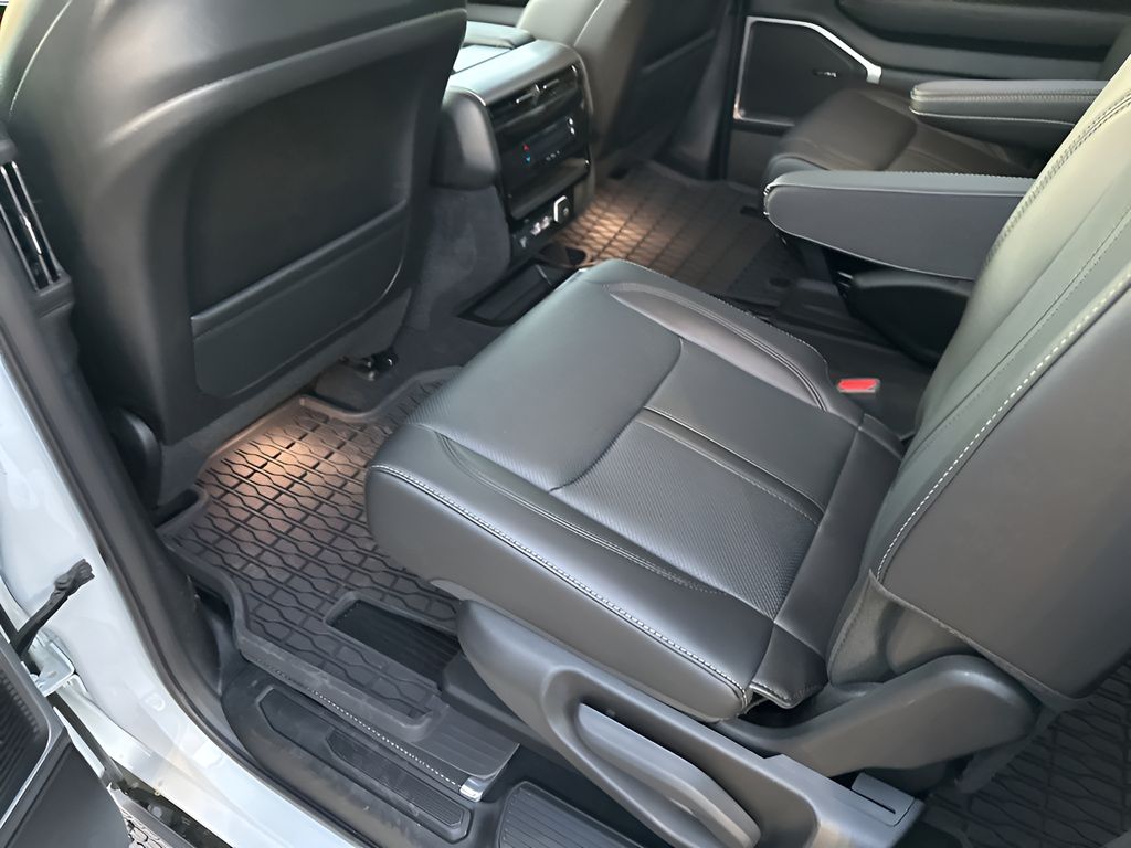 New 2026 White/off-white Jeep Upland image 20