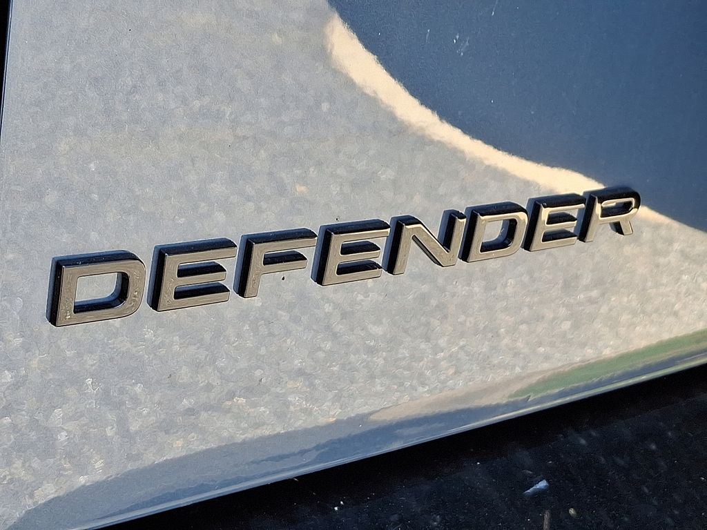 Thumbnail: 2025 Land Rover Defender - 12