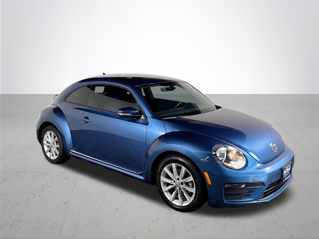 2018 Volkswagen Beetle S photo 4