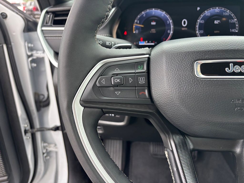 Used Car 2025 Jeep Grand Cherokee  Altitude For Sale Under $40,000 In Austin, Texas