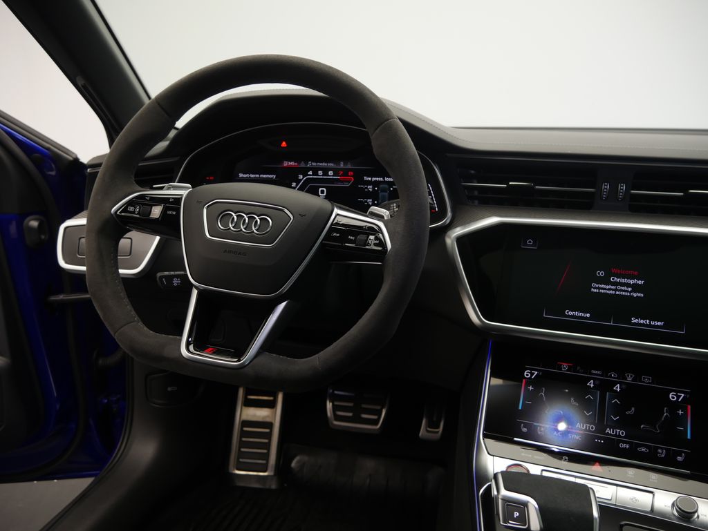 Thumbnail: 2023 Audi RS 6 - 30