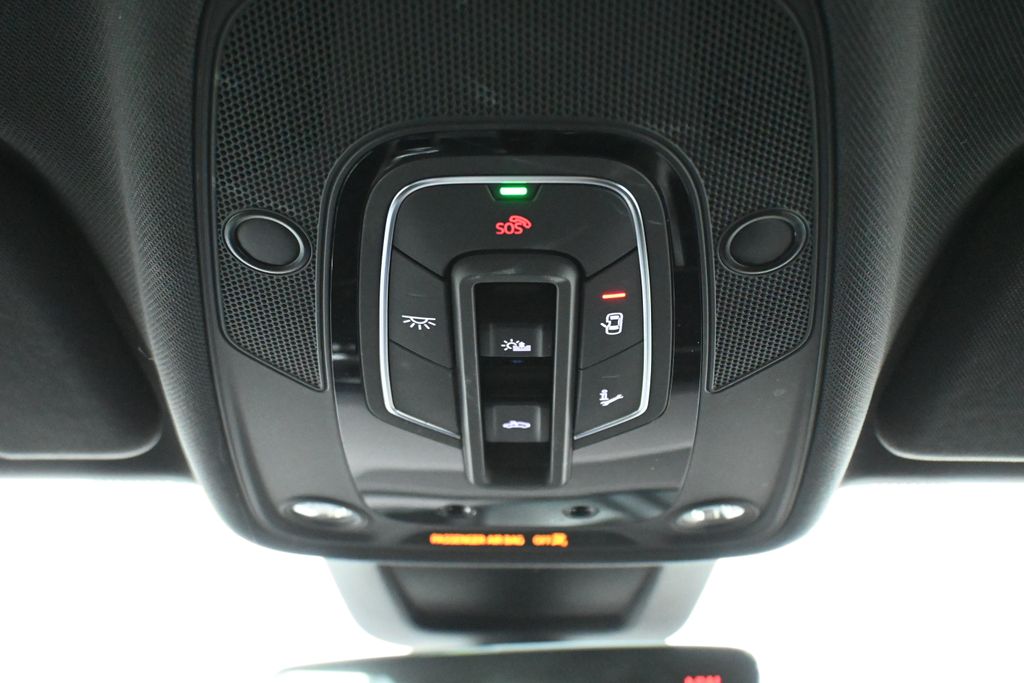 Thumbnail: 2021 Audi Q8 - 19