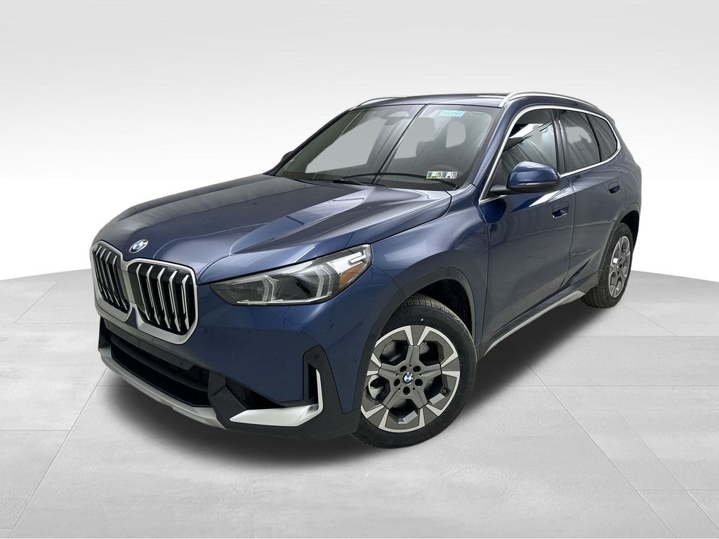 2025 BMW X1 28i's photo