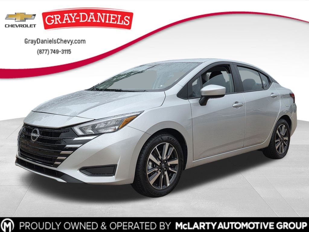 Brilliant Silver Metallic 2025 Nissan Versa Sedan Front-Wheel Drive Continuously Variable Transmission