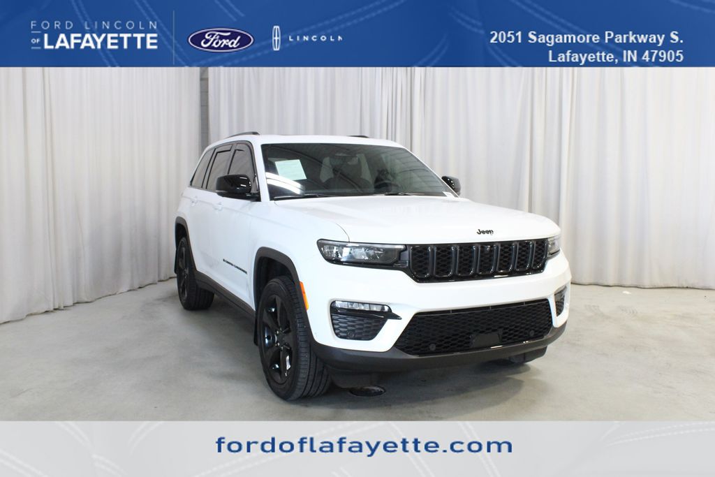 Bright White Clearcoat 2024 Jeep Grand Cherokee SUV / Crossover Four-Wheel Drive 8-Speed Automatic