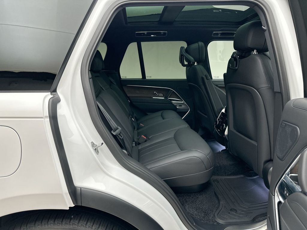 Thumbnail: 2026 Land Rover Range Rover - 7