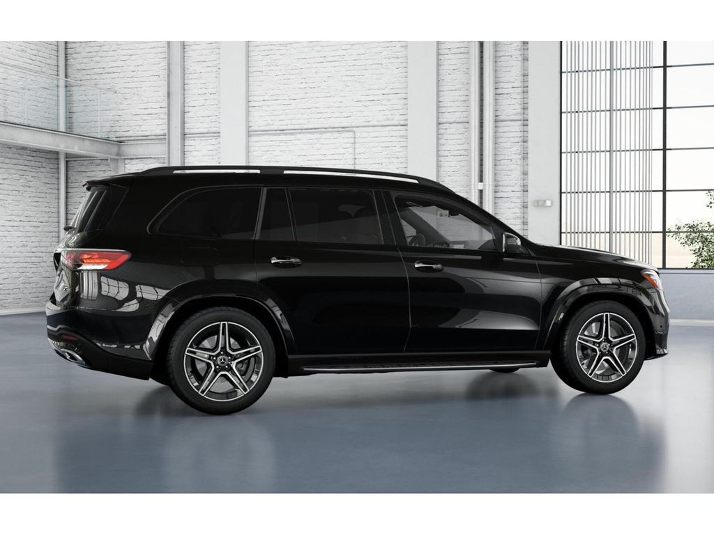 2025 Mercedes-Benz GLS 450 4MATIC 18