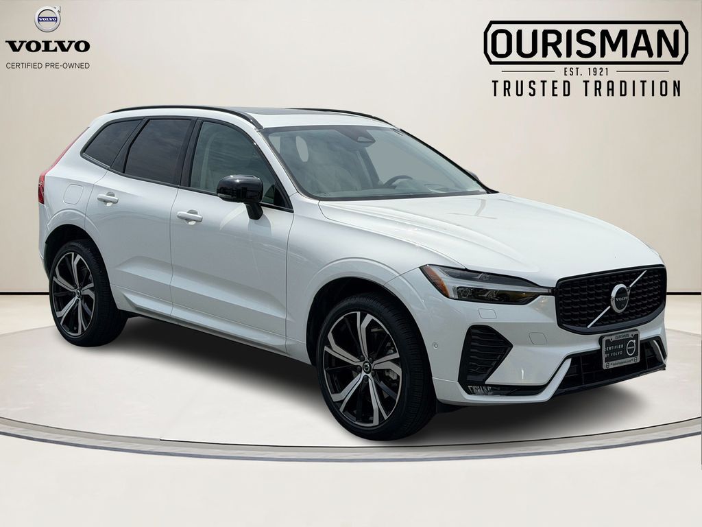 Crystal White Metallic 2023 Volvo XC60 B6 Ultimate Dark Theme AWD SUV / Crossover All-Wheel Drive Automatic