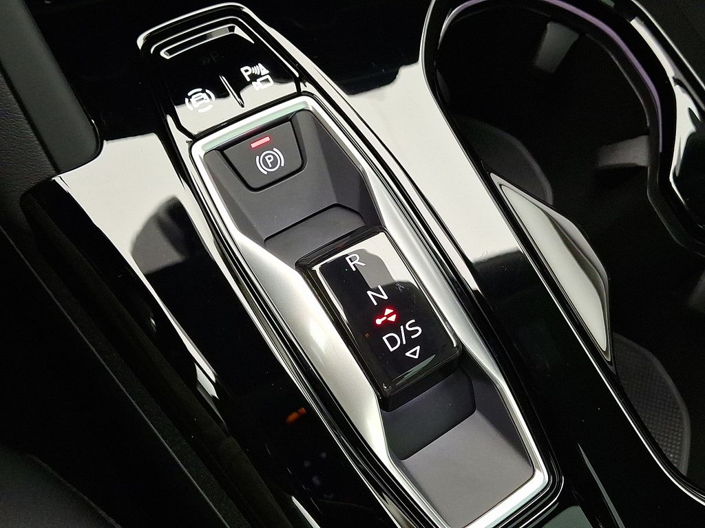 Thumbnail: 2025 Audi Q5 - 10